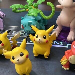 Vintage 1999 Nintendo Pokémon Figures Lot – Mew, Charizard, Pikachu (8pcs)
